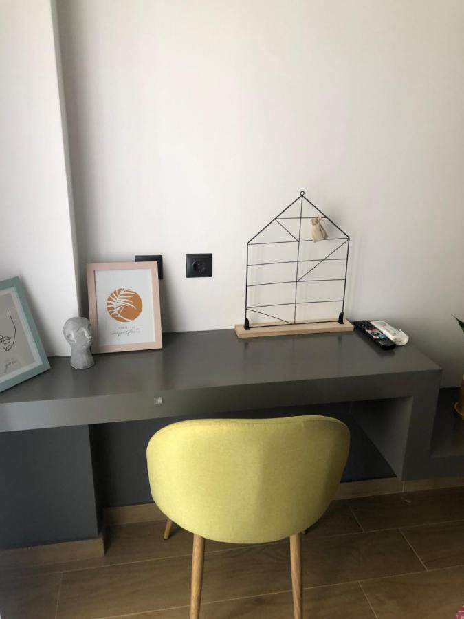 Metropolitan Complex Suite Faliro Piraeus Luaran gambar